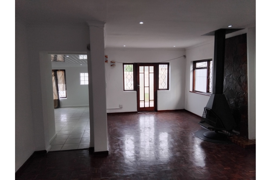 4 Bedroom Property for Sale in Zeekoevlei Western Cape